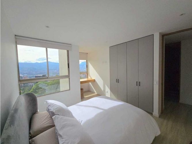 Apartamento de 3 alcobas en venta en El Tesoro, Medellín, 156 m² · foto 15 de 24
