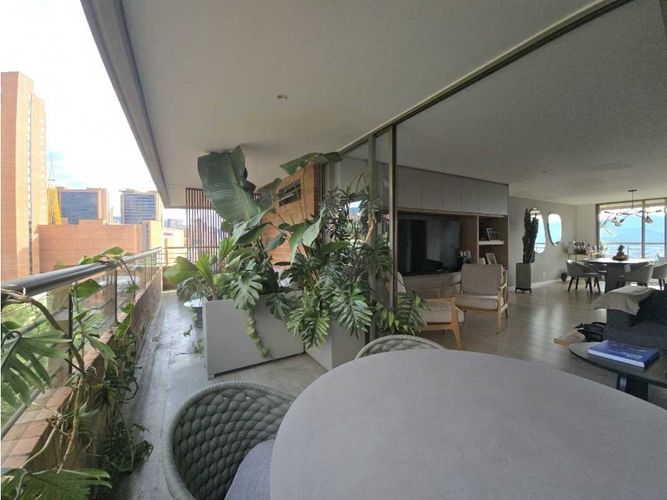 Apartamento de 3 alcobas en venta en El Tesoro, Medellín, 156 m² · foto 22 de 24