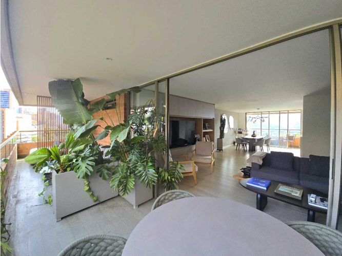 Apartamento de 3 alcobas en venta en El Tesoro, Medellín, 156 m² · foto 23 de 24