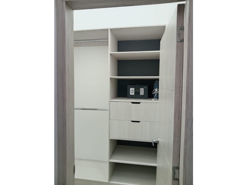Apartamento en venta en El Portal, Envigado · foto 10 de 16