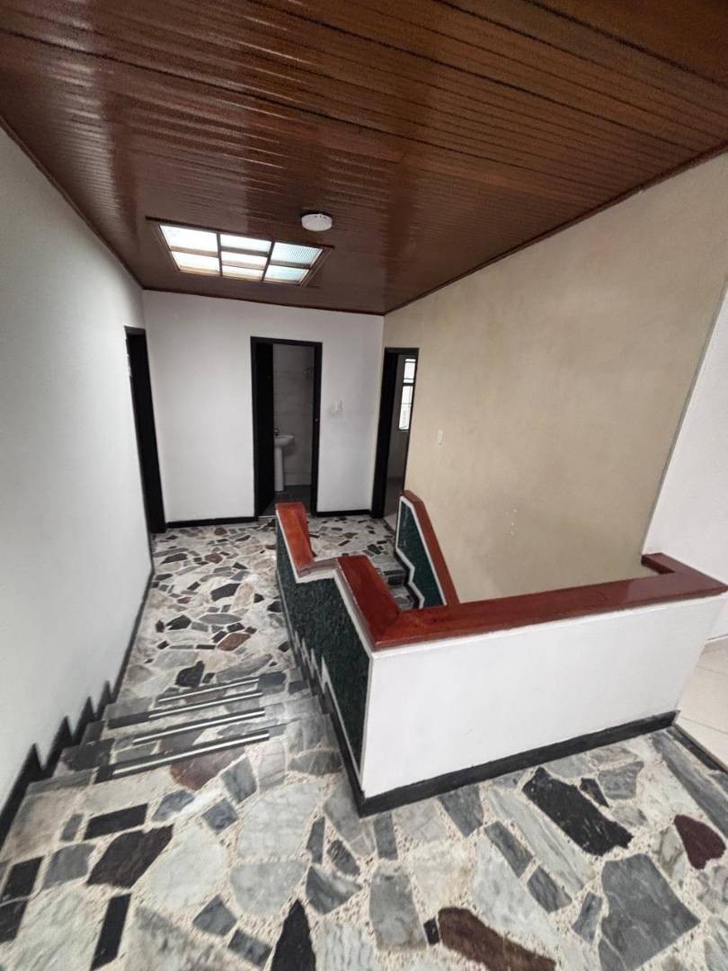 Casa en arriendo en Ciudad Berna, Bogotá · foto 3 de 24