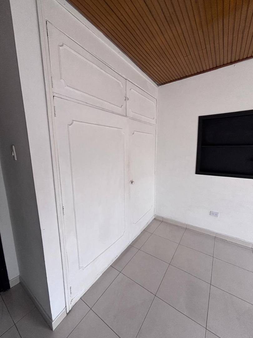 Casa en arriendo en Ciudad Berna, Bogotá · foto 8 de 24