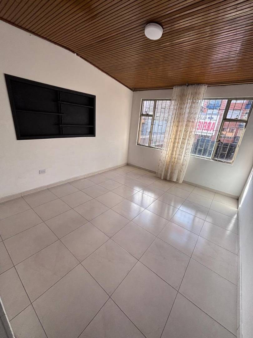 Casa en arriendo en Ciudad Berna, Bogotá · foto 9 de 24