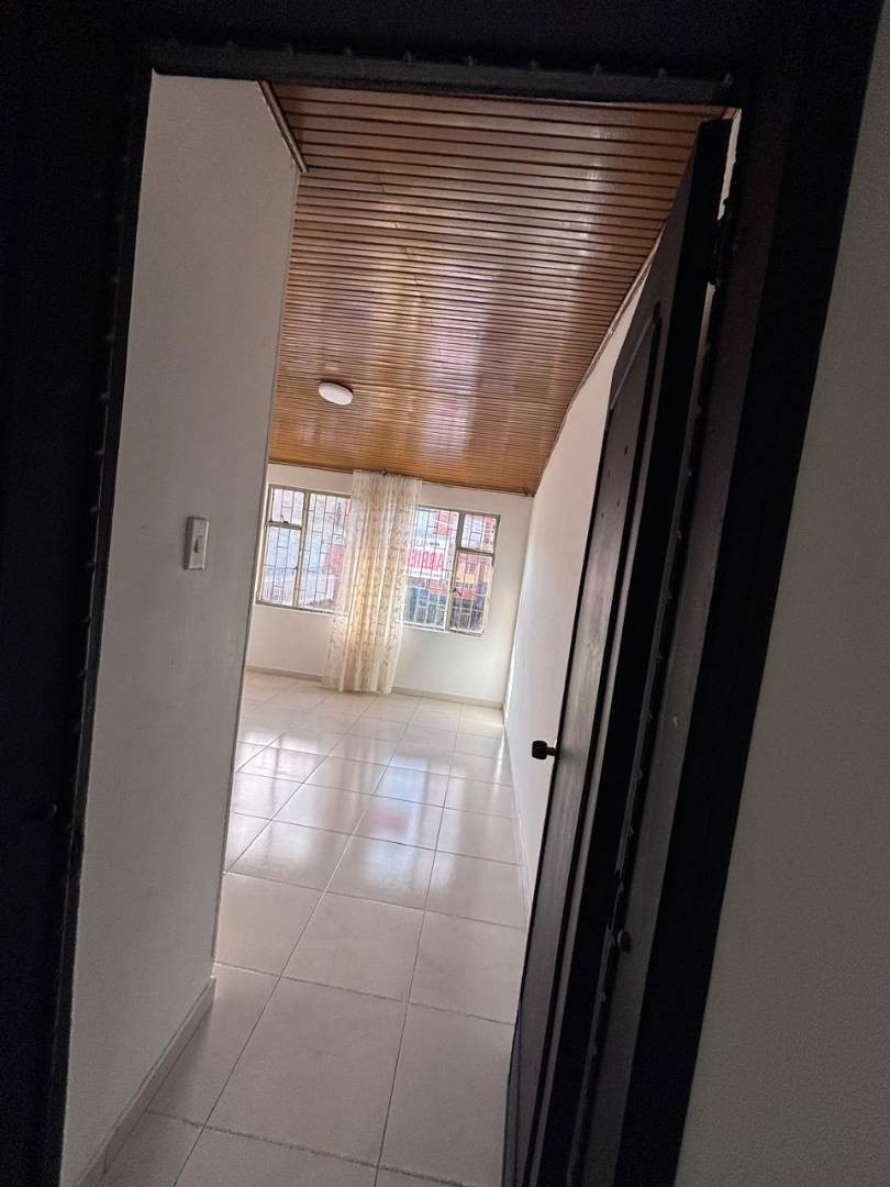 Casa en arriendo en Ciudad Berna, Bogotá · foto 10 de 24