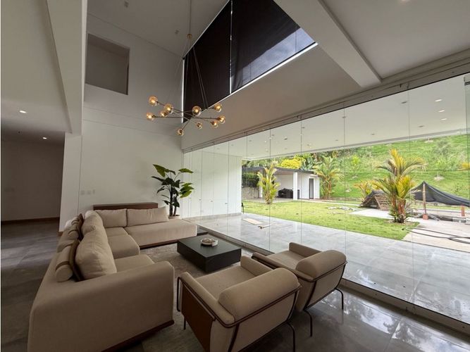 Casa de 5 alcobas en venta en Pance, Cali, 717 m² · foto 2 de 21