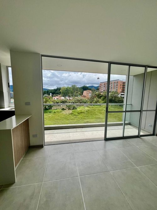 Apartamento de 2 alcobas en venta en La Ceja, 64 m² · foto 2 de 4