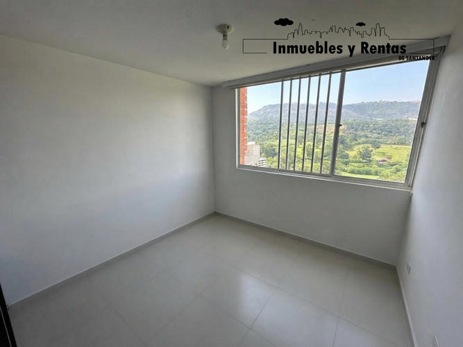 Apartamento de 3 alcobas en venta en Versalles, Floridablanca, 95 m² · foto 6 de 10