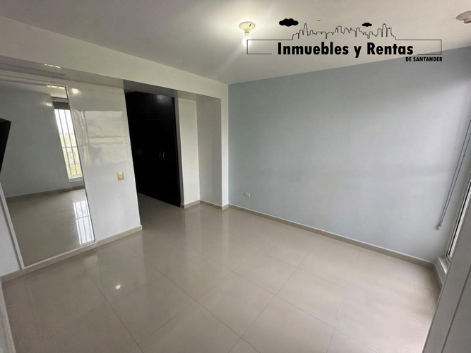 Apartamento de 3 alcobas en venta en Versalles, Floridablanca, 95 m² · foto 7 de 10