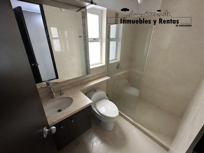 Apartamento de 3 alcobas en venta en Versalles, Floridablanca, 95 m² · foto 8 de 10