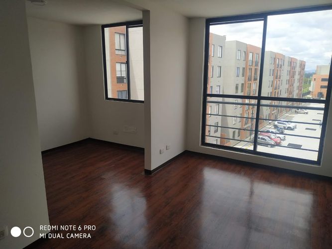 Apartamento de 2 alcobas en venta en San Pedro, Madrid, 54 m² · foto 2 de 14