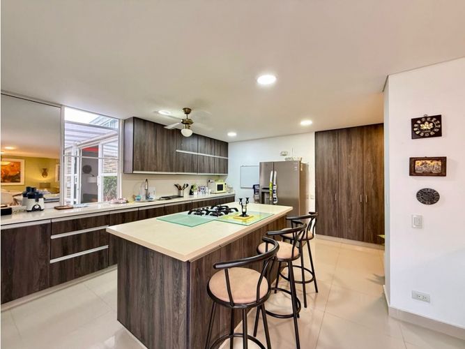Casa de 5 alcobas en venta en El Castillo, Cali, 420 m² · foto 4 de 22