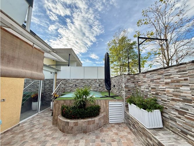 Casa de 5 alcobas en venta en El Castillo, Cali, 420 m² · foto 5 de 22