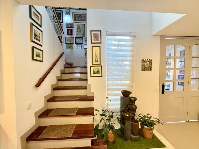 Casa de 5 alcobas en venta en El Castillo, Cali, 420 m² · foto 10 de 22