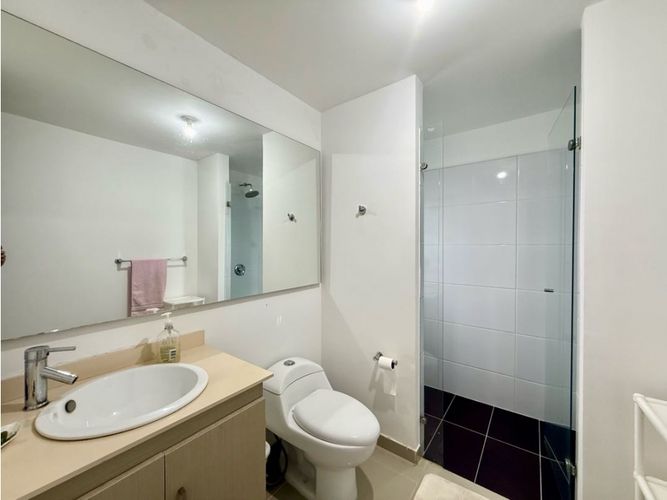 Casa de 5 alcobas en venta en El Castillo, Cali, 420 m² · foto 15 de 22
