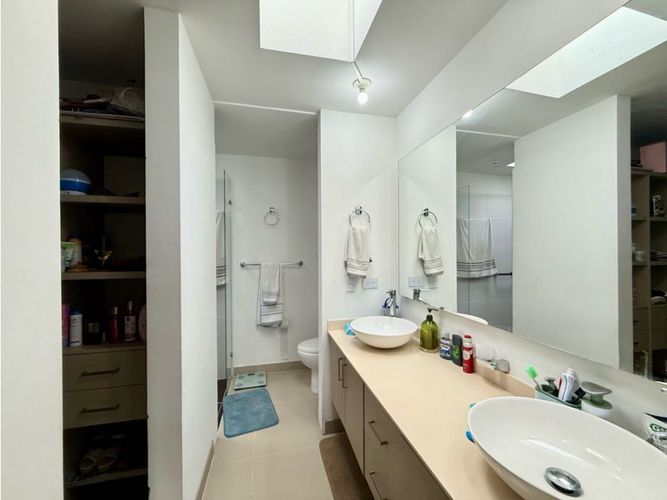 Casa de 5 alcobas en venta en El Castillo, Cali, 420 m² · foto 20 de 22