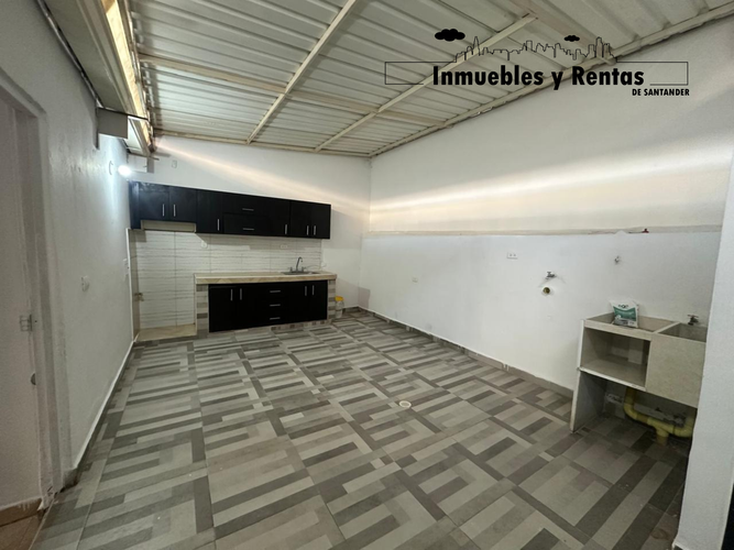 Casa de 5 alcobas en arriendo en La Cumbre, Floridablanca, 100 m² · foto 3 de 4