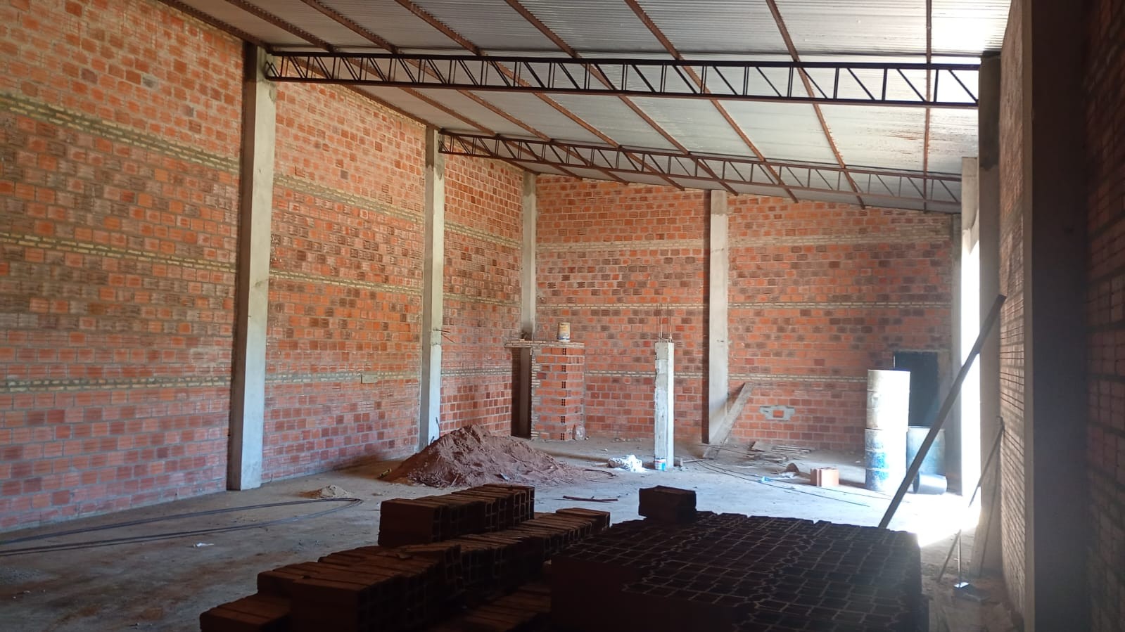 ALQUILO DEPOSITO 200M2 EN BARRIO MAKA'I, LUQUE. — foto 2