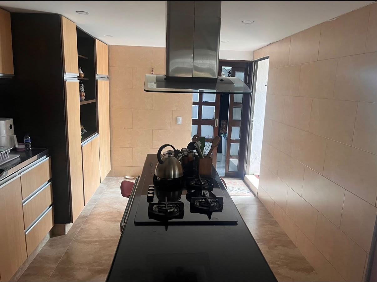 Casa en venta en El Contador, Bogotá · foto 8 de 24