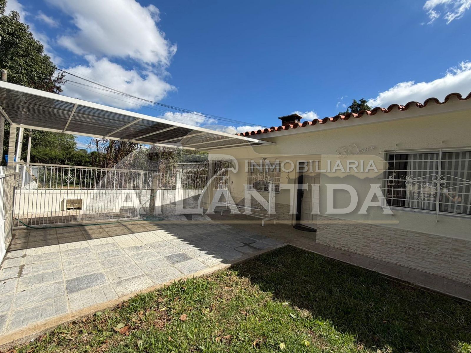 Alquiler Anual En Atlántida: 2 Dormitorios, Cocina Definida, Baño Y Jardín Al Frente Y Al Fondo. Inm Atlántida · Foto 4