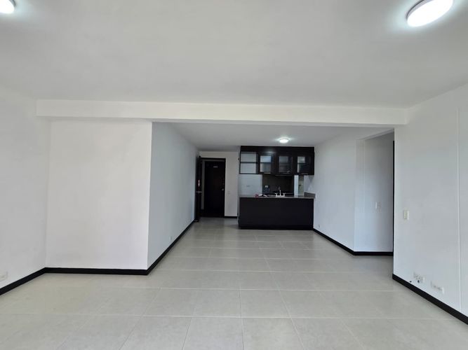 Apartamento de 3 alcobas en arriendo en Belén, Medellín, 80 m² · foto 4 de 19