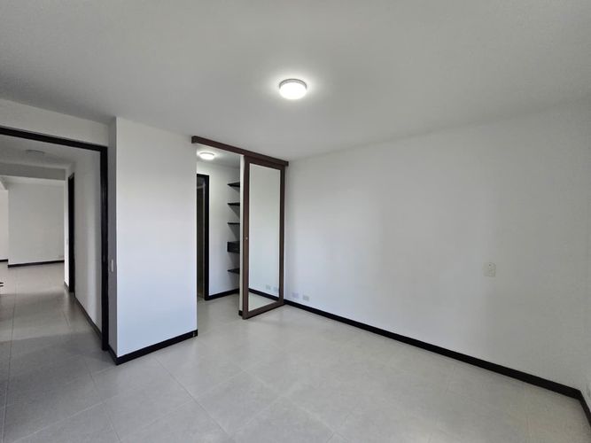 Apartamento de 3 alcobas en arriendo en Belén, Medellín, 80 m² · foto 10 de 19