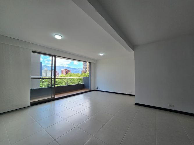 Apartamento de 3 alcobas en arriendo en Belén, Medellín, 80 m² · foto 2 de 19