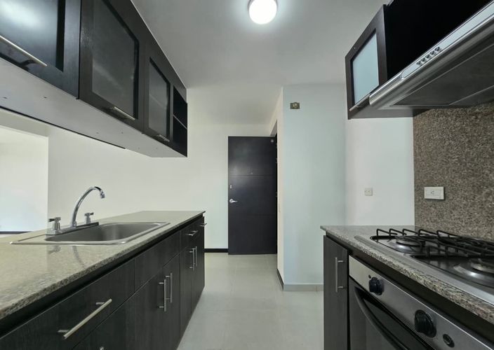 Apartamento de 3 alcobas en arriendo en Belén, Medellín, 80 m² · foto 8 de 19
