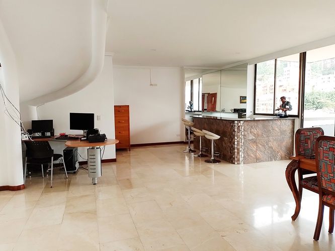 Apartamento de 4 alcobas en arriendo en El Poblado, Medellín, 400 m² · foto 5 de 20
