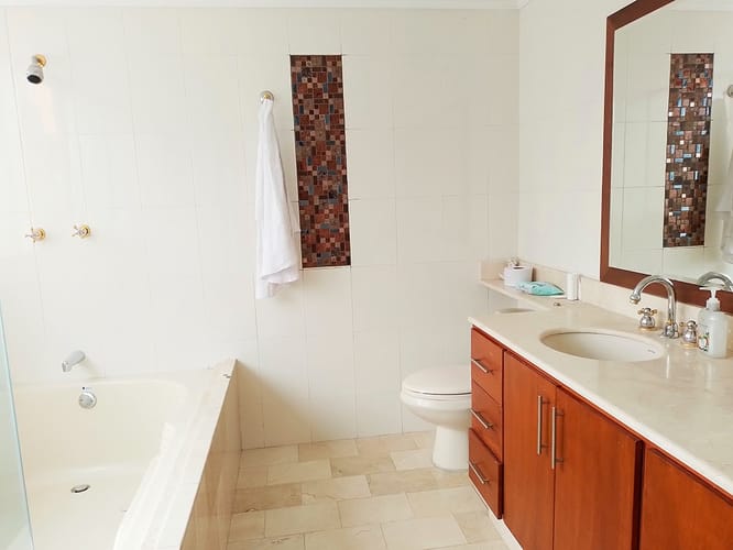 Apartamento de 4 alcobas en arriendo en El Poblado, Medellín, 400 m² · foto 10 de 20