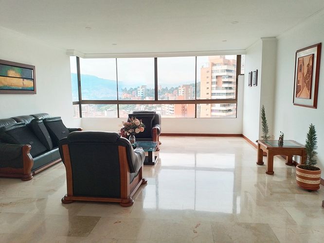 Apartamento de 4 alcobas en arriendo en El Poblado, Medellín, 400 m² · foto 11 de 20