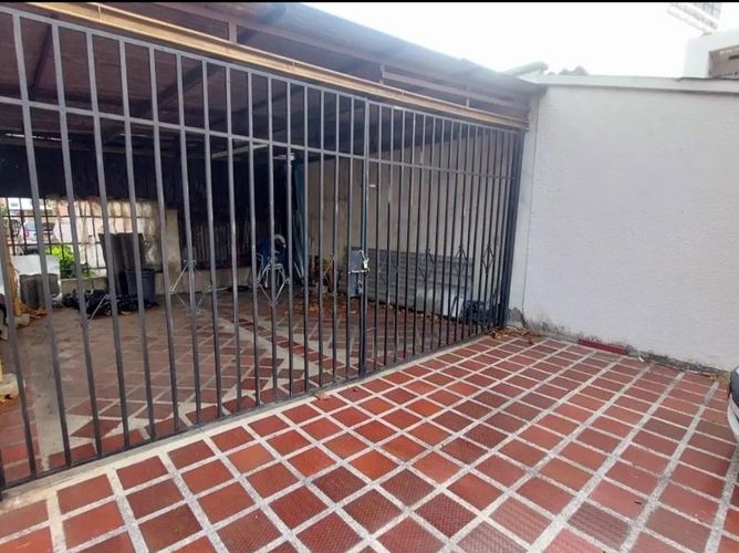 Casa de 5 alcobas en venta en Olimpico, Cali, 275 m² · foto 3 de 9