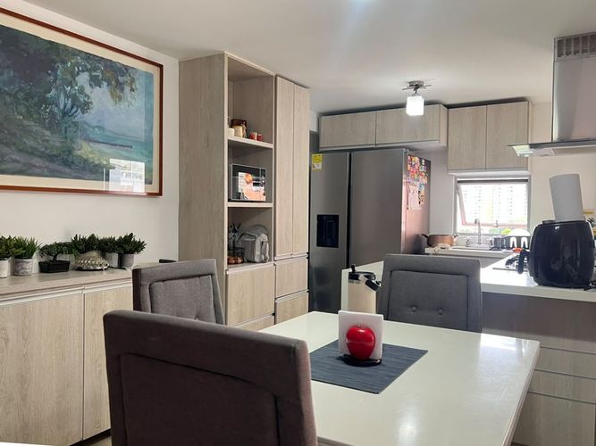 Apartamento de 3 alcobas en venta en Camino Verde, Envigado, 92 m² · foto 4 de 16