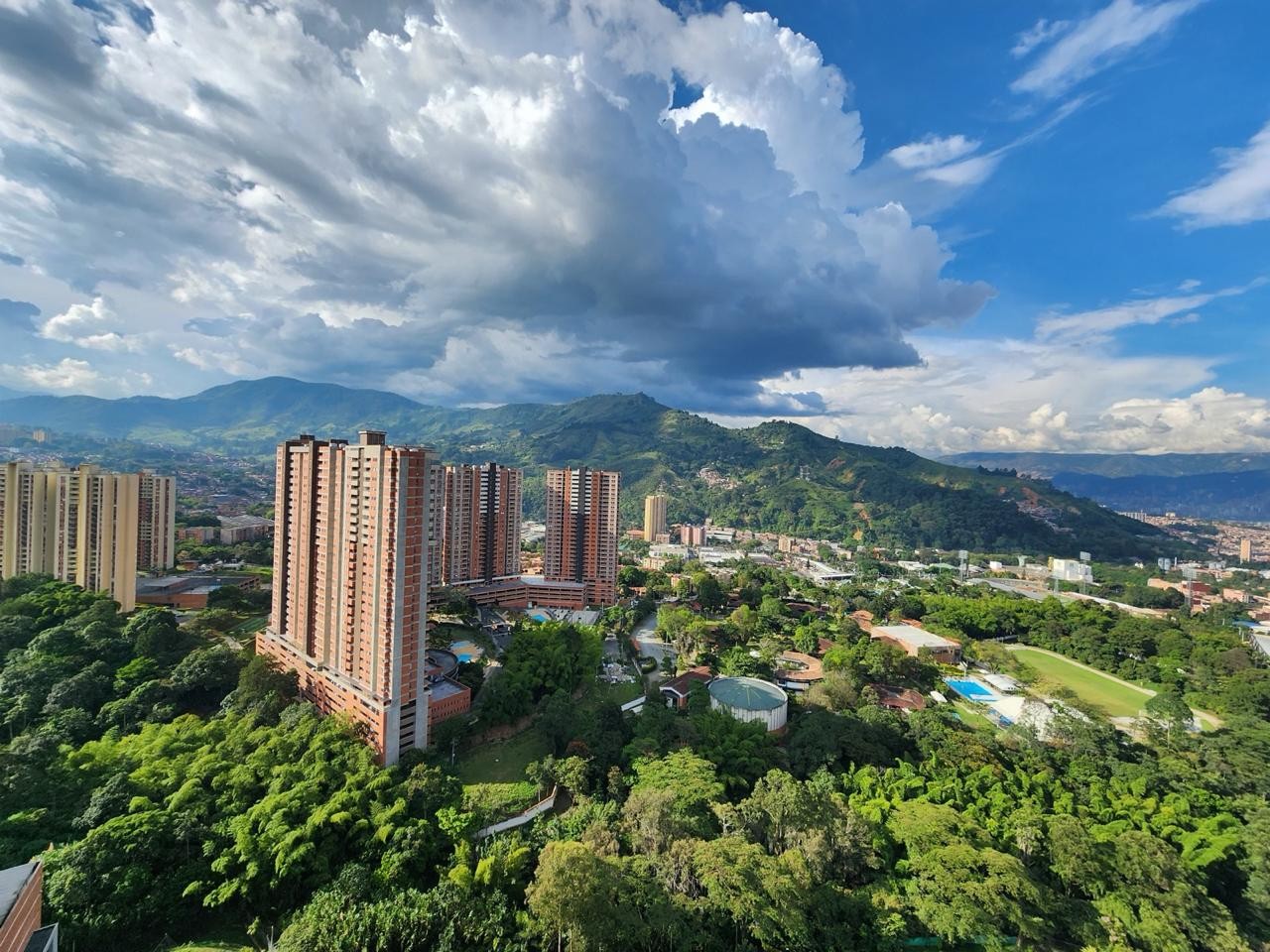 Apartamento en venta en Suramérica, Itagüí · foto 2 de 13