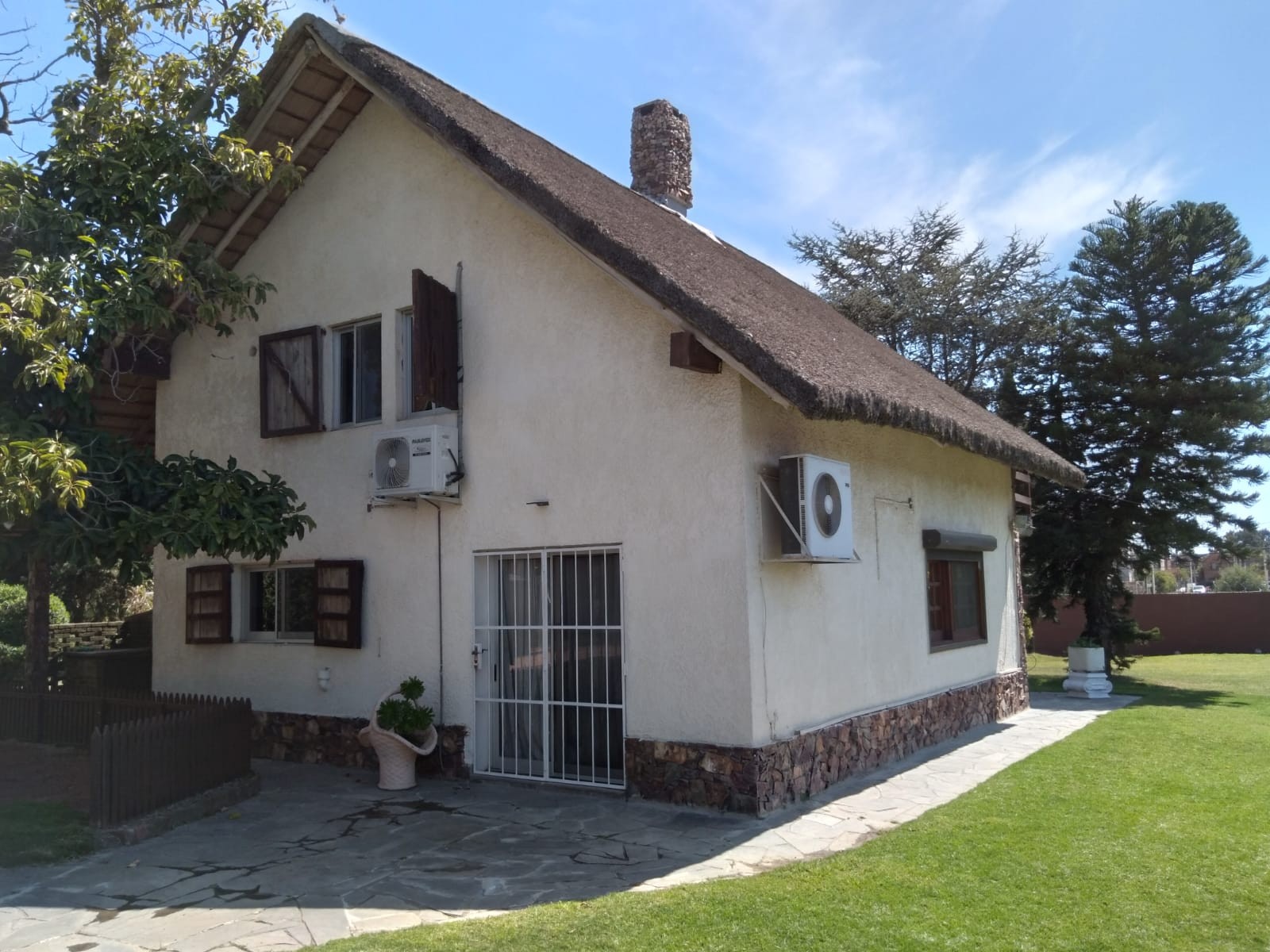 Exclusiva Residencia Amueblada en Alquiler, Pinar, Canelones: Lujo y Confort a su Alcance · Foto 2