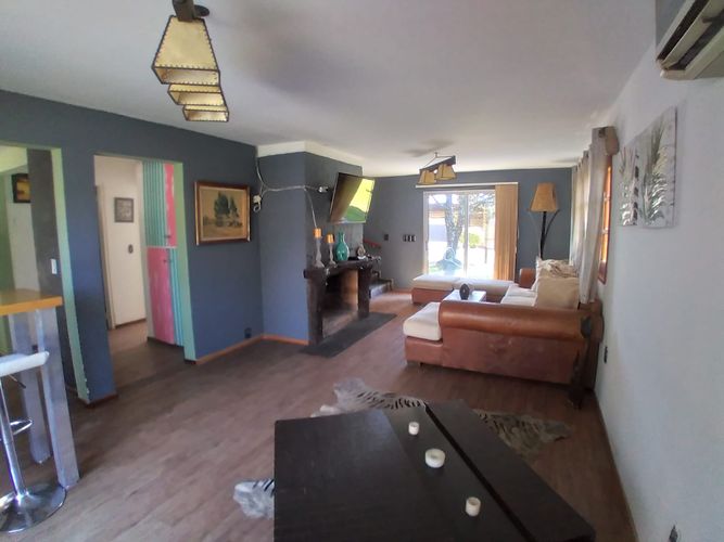 Exclusiva Residencia Amueblada en Alquiler, Pinar, Canelones: Lujo y Confort a su Alcance · Foto 1