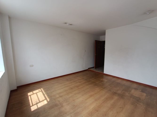 Oficina en arriendo en Versalles, Manizales, 18 m² · foto 2 de 3