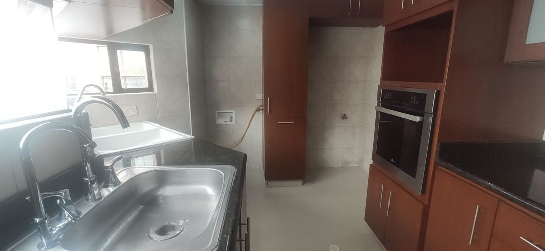 Apartamento de 4 alcobas en venta en Santa Barbara, Bogotá, 160 m² · foto 16 de 24