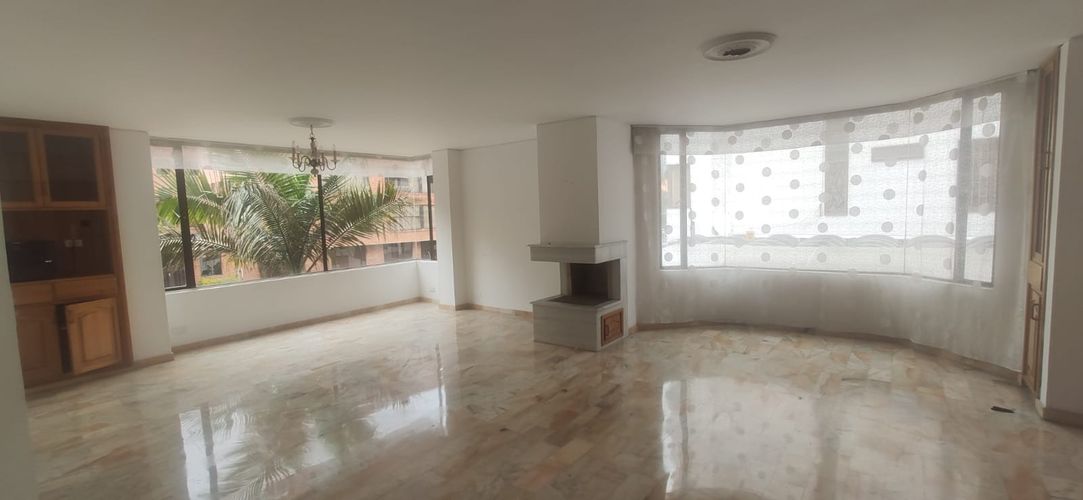 Apartamento de 4 alcobas en venta en Santa Barbara, Bogotá, 160 m² · foto 4 de 24