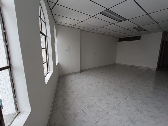 Oficina en arriendo en Versalles, Manizales, 31 m² · foto 2 de 4
