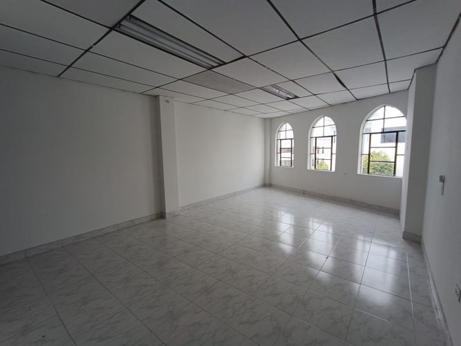 Oficina en arriendo en Versalles, Manizales, 31 m² · foto 3 de 4