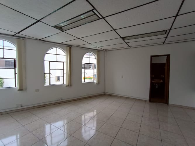 Oficina en Arriendo en Versalles, Manizales