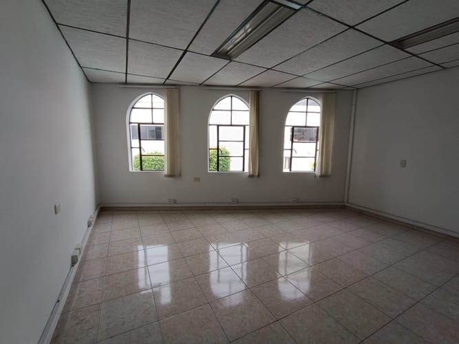 Oficina en arriendo en Versalles, Manizales, 24 m² · foto 3 de 5