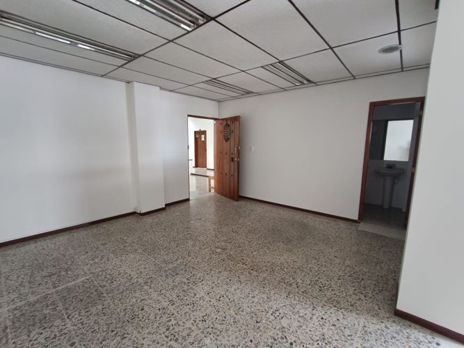 Oficina en arriendo en Versalles, Manizales, 40 m² · foto 2 de 6