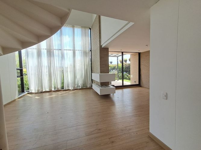 Casa de 3 alcobas en venta en Pueblo Viejo, Cota, 165 m² · foto 4 de 23