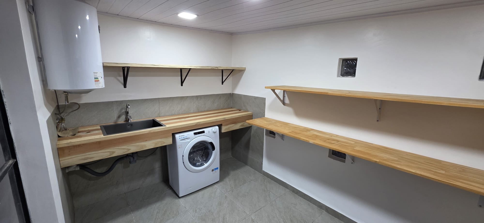 Alquiler de apartamento semi amueblado con parrillero en Buceo · Foto 12