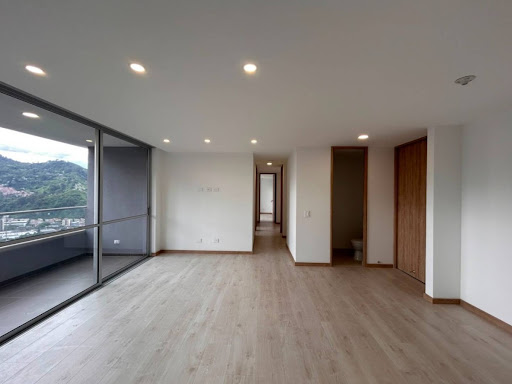 Apartamento en venta en Suramérica, Itagüí · foto 3 de 24