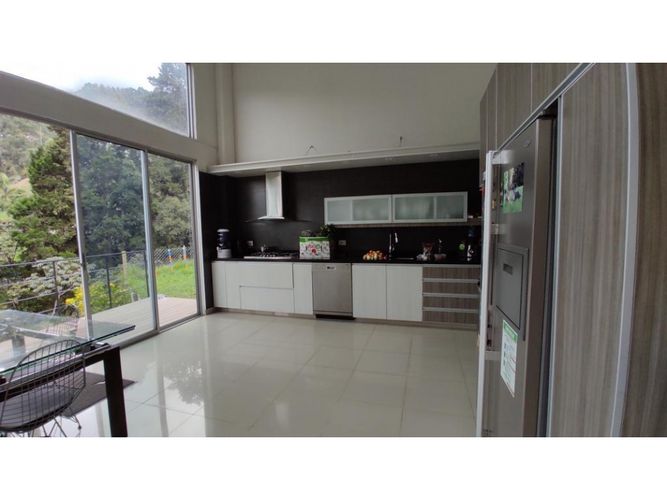 Casa en venta en La Corrala, Manizales · foto 3 de 16