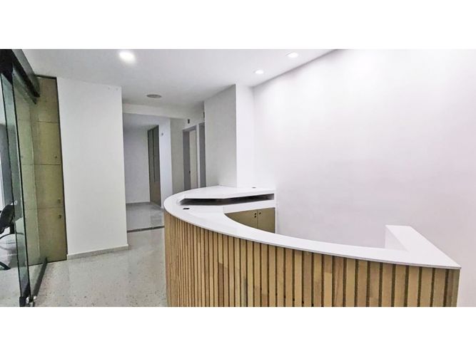 Consultorio en venta en Patio Bonito, Medellín, 113 m² · foto 2 de 17