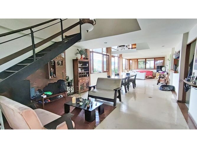 Casa de 7 alcobas en venta en Actividad Multiple, Copacabana, 643 m² · foto 8 de 24