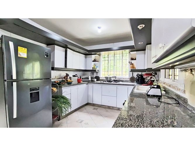 Casa de 7 alcobas en venta en Actividad Multiple, Copacabana, 643 m² · foto 9 de 24